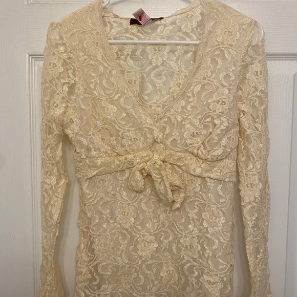 lace top - Picture 1 of 3